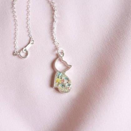 Queen Anne's Lace Necklace / Cute..