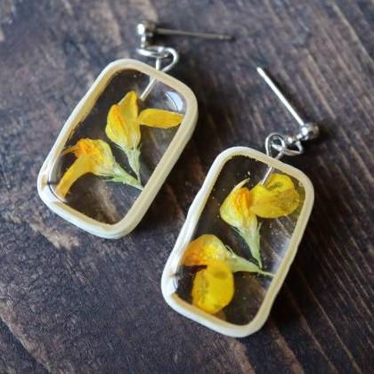 Yellow Wildflower Earrings / Dainty..