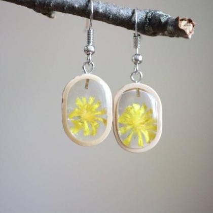 Yellow Wildflower Earrings / Lovely..