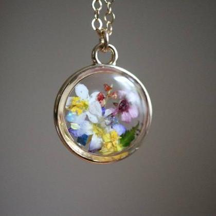 Assorted Wildflower Necklace / Bota..