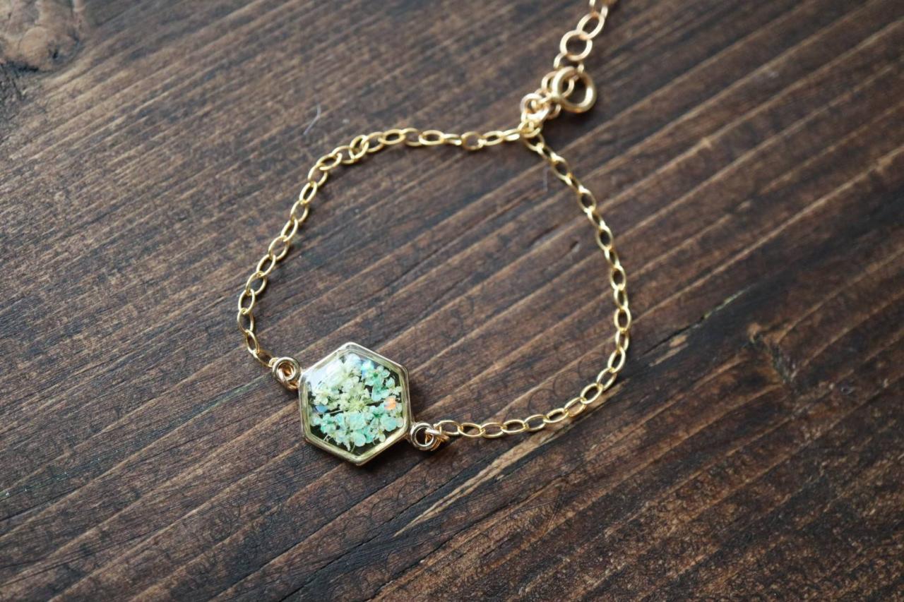 Light Green Queen Anne's Lace Bracelet / Preserved Flower Jewelry / 14k Gold Filled Bracelet
