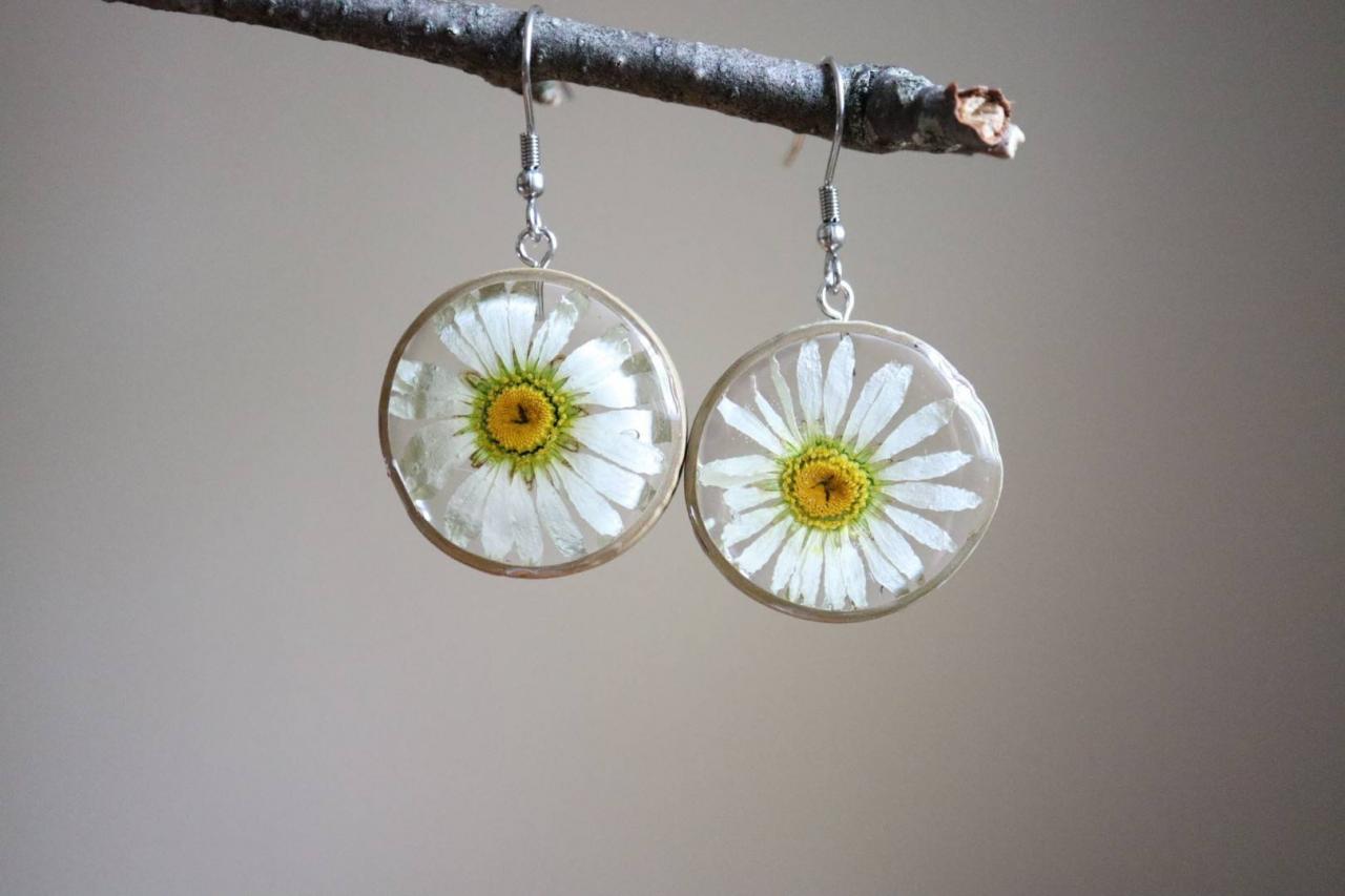 Real Daisy Earrings / Dainty Gifts For Her / Handmade Resin Jewelry / Botanical Jewelry