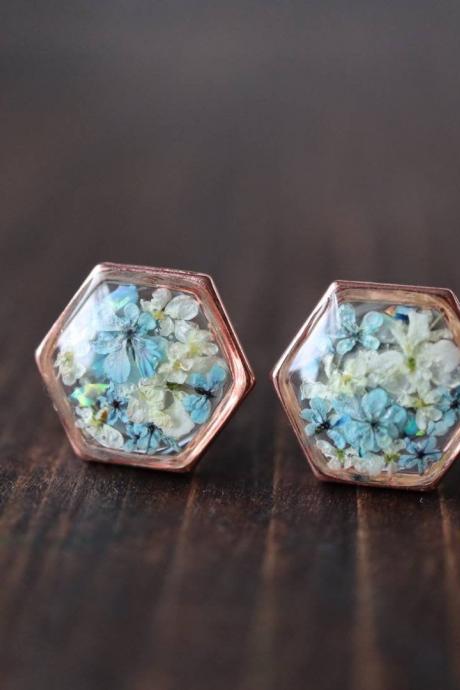 Queen Anne&amp;amp;#039;s Lace Stud Earrings / Pressed Flower Earrings / Resin Jewelry / Adorable Gift