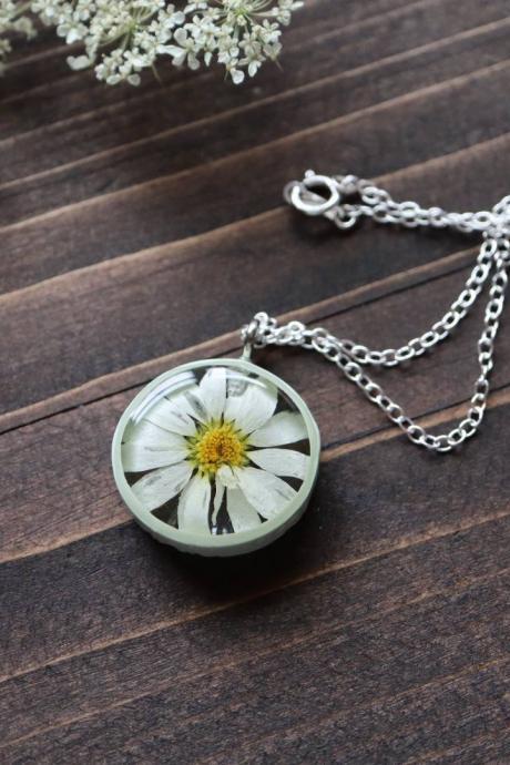 Real Daisy Necklace / Preserved Flower Jewelry / Gift For Her / 925 Sterling Silver Necklace