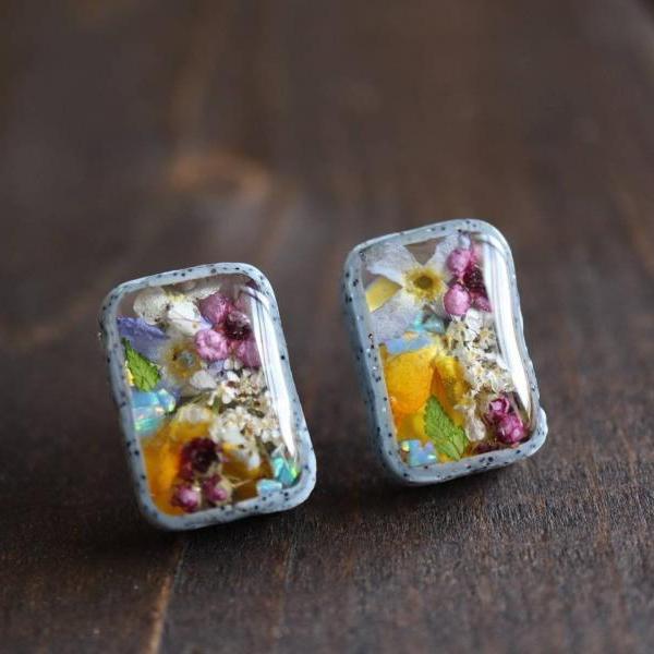 Wildflower Stud Earrings / Real Flower Jewelry / Lovely Gift For Her / Resin Jewelry