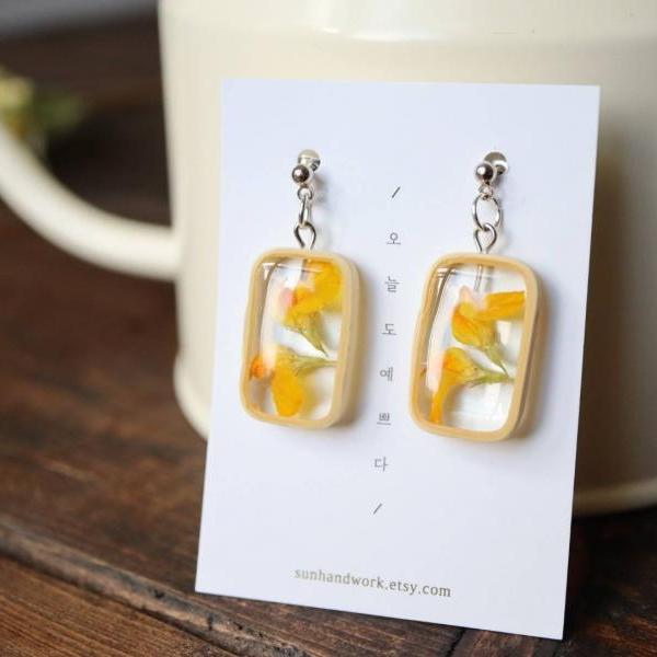 Yellow Wildflower Earrings / Dainty Gifts For Her / Handmade Resin Jewelry / Botanical Jewelry